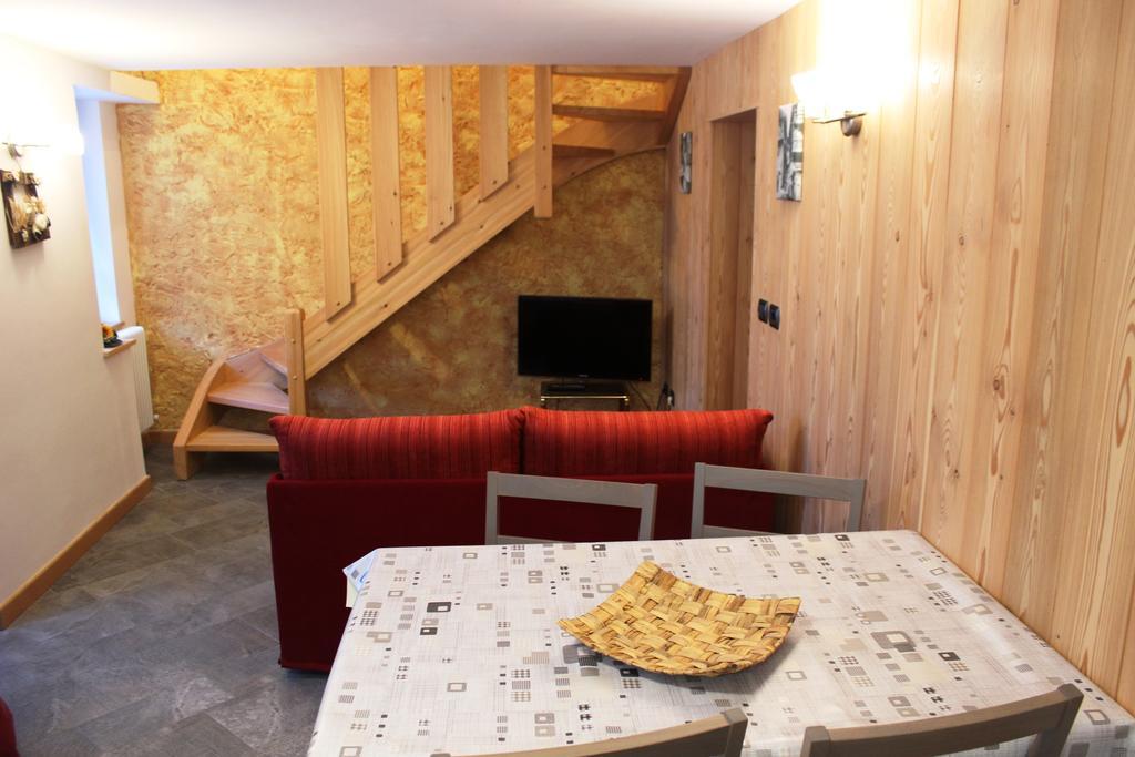 Maison Leveque Brusson Esterno foto